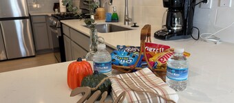 Cozy Home + Free Parking