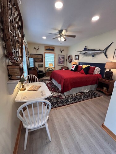 Pet Friendly Studio in Morehead City, 500' from MHC Boat Ramp and Sound