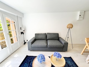 House | Living room - Dreamy Holiday Home With Garden (Milizac-Guipronvel)