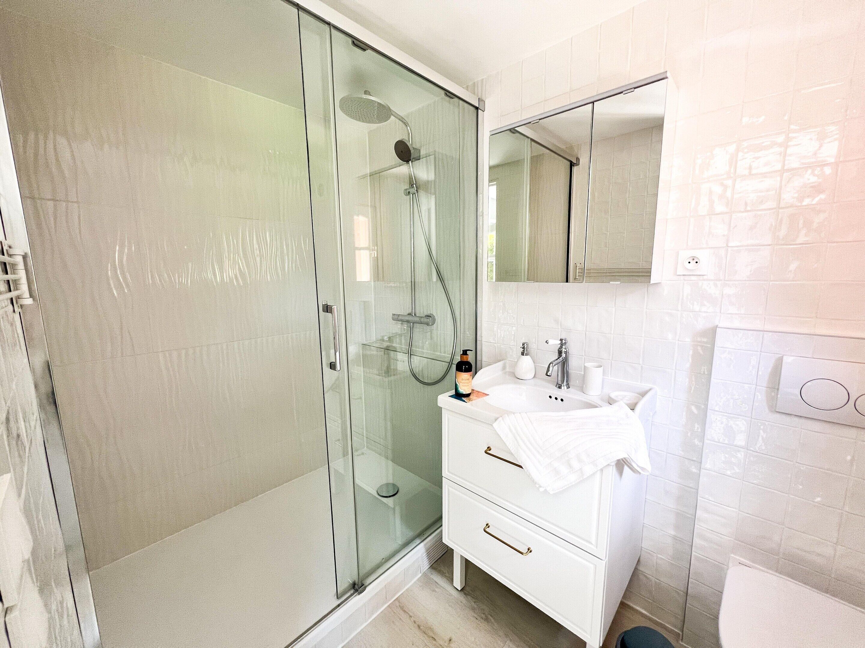 House | Bathroom