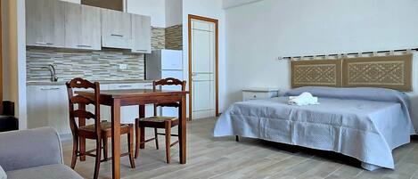 Apartment | 1 bedroom, bed sheets