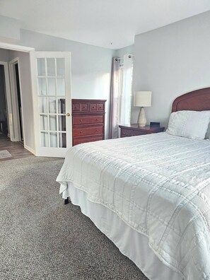 1 chambre, fer et planche à repasser, Wi-Fi, literie fournie