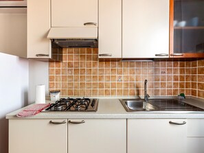 Apartment | Private kitchen - A 150 Meter Long Mare, 2 Fish, (Valledoria)