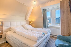 2 bedrooms, individually furnished, bed sheets