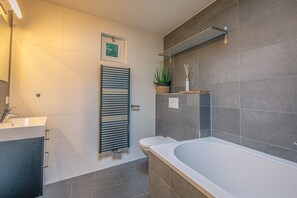 Bathroom - Charming Holiday Home for 2 People (De Koog)