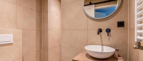 Apartment | Bathroom