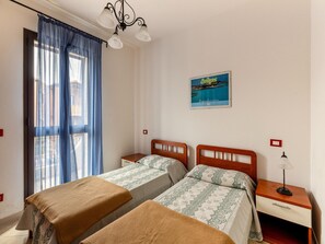 Apartment | 2 bedrooms, individually furnished, bed sheets - A 150 Meter Long Mare, 2 Fish (Valledoria)