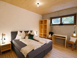 1 habitación y muebles diferentes 
