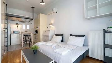 1 bedroom, iron/ironing board, internet, bed sheets