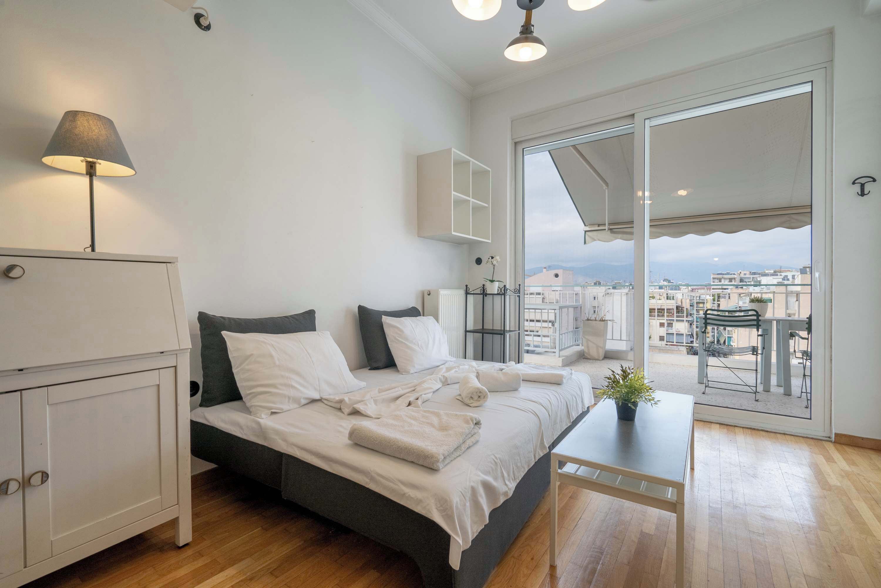 1 dormitorio, tabla de planchar con plancha, Internet y ropa de cama