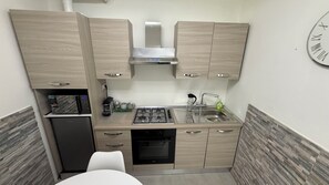 Microonde, forno, piano cottura, lavastoviglie