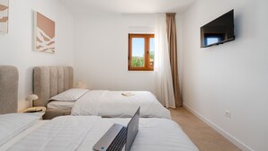 House - Modern Hideaway Near Zadar Coast (Policnik)