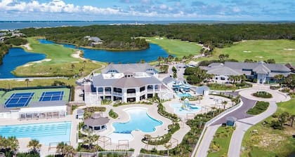 Steps to the Beach: 6BR Gem / Ocean Views / BHI + Shoals Club / 2 Carts