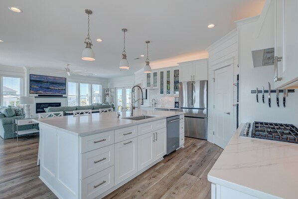 Fridge, microwave, oven, stovetop - BHI Coastal Retreat: Brand-New 6BR Home, Golf Carts, Club Access, Steps to Sand (Bald Head Island)