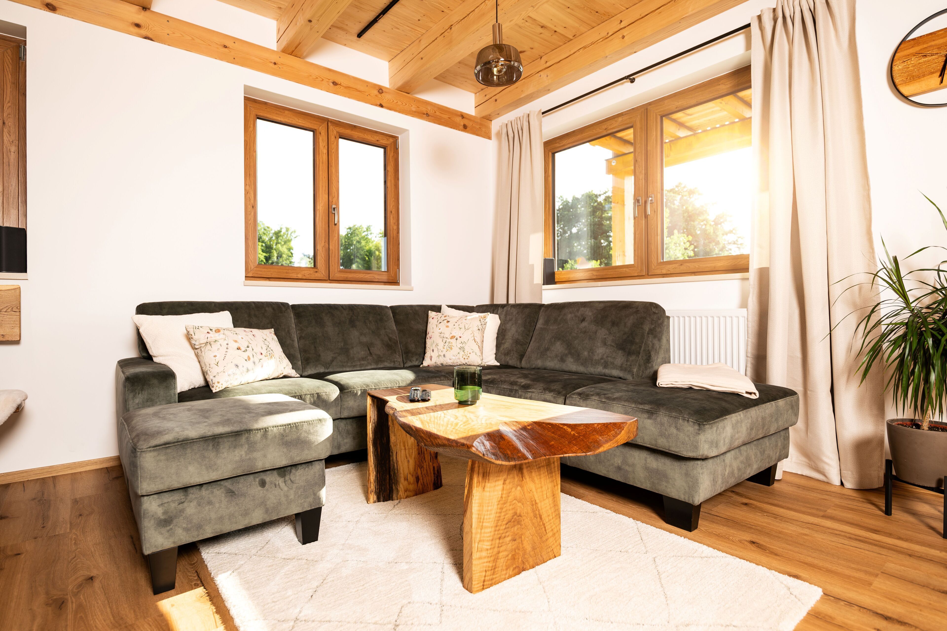 TV connectée, livres, chaîne hi-fi