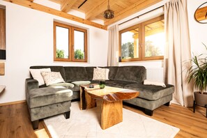 Smart-TV, Bücher, Stereoanlage