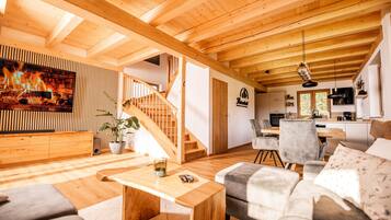 TV connectée, livres, chaßne hi-fi