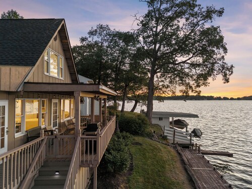 Lakefront Cottage with Stunning Sunset Views at Indian Lake!