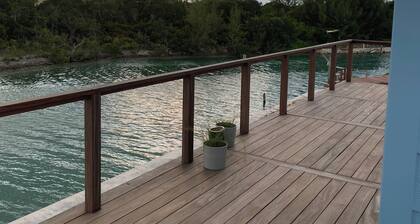 Modern LA style loft 1-bedroom house in Abaco Bahamas