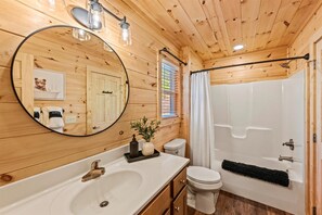 Hair dryer, towels, soap, shampoo - Cozy Cabin with Sauna & Hot Tub, Peaceful 1.6 Acre, Near Pigeon Forge (Sevierville)