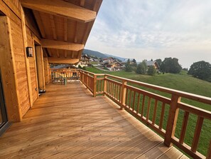 Terrace/patio - Chalet atmosphere at Alpaka Lodge - CrestVoland- 6 pers. 80m2 - Espace Diamant (Crest-Voland)