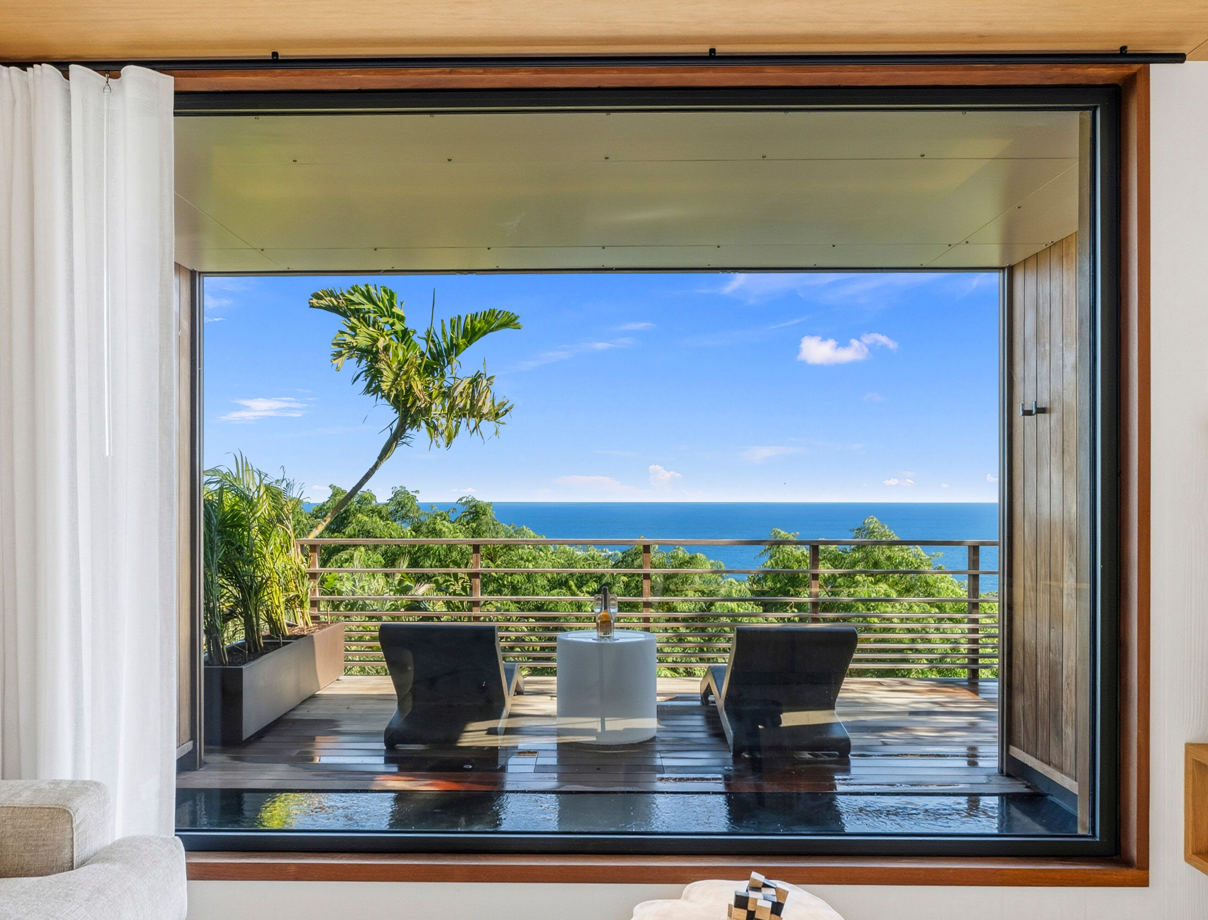 Deluxe Bungalow, Non Smoking, Sea View | Peti besi dalam bilik, seterika/papan seterika, Wi-fi percuma 