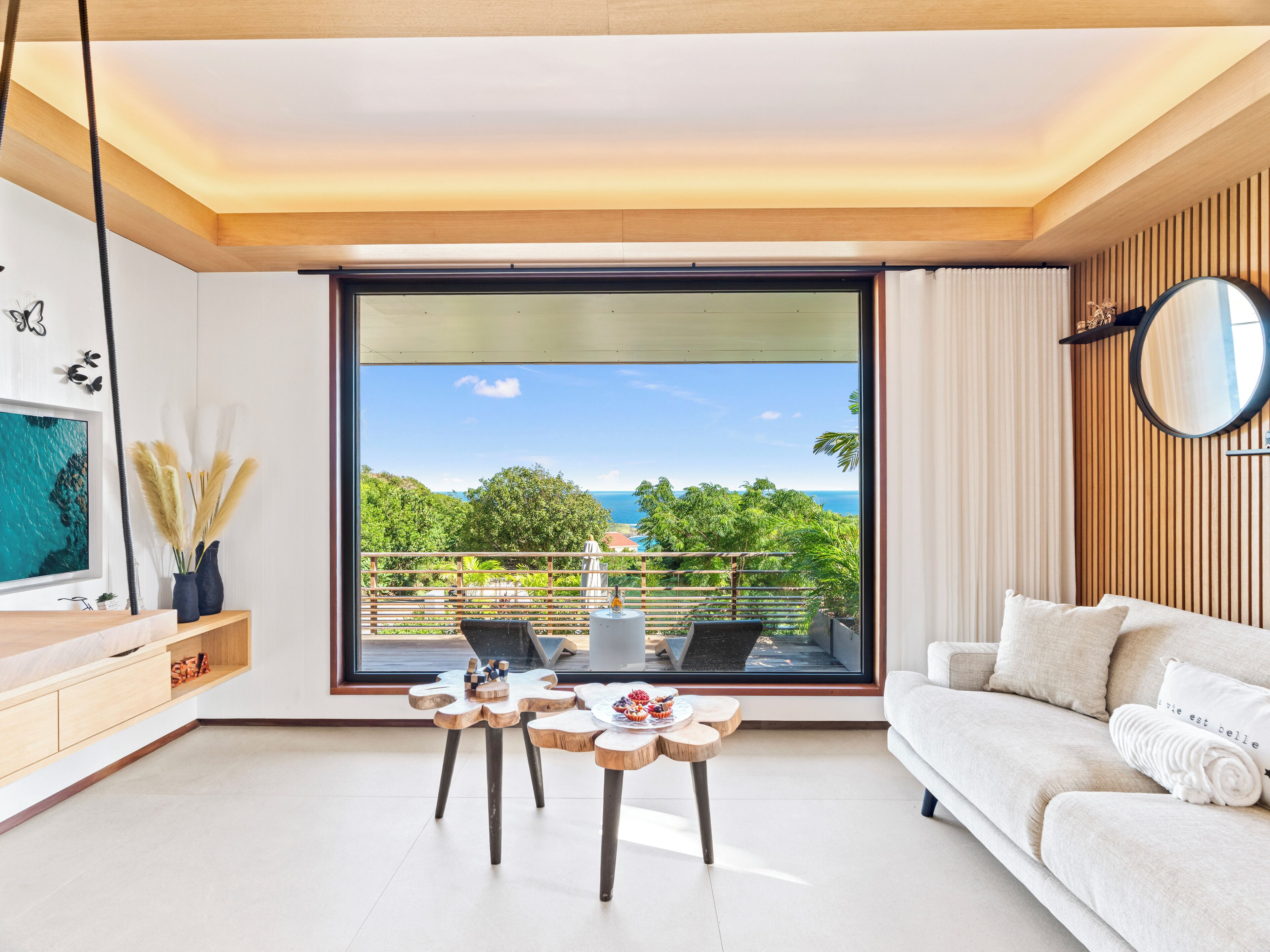 Deluxe Bungalow, Non Smoking, Sea View | Living area | 43-inch Smart TV with digital channels