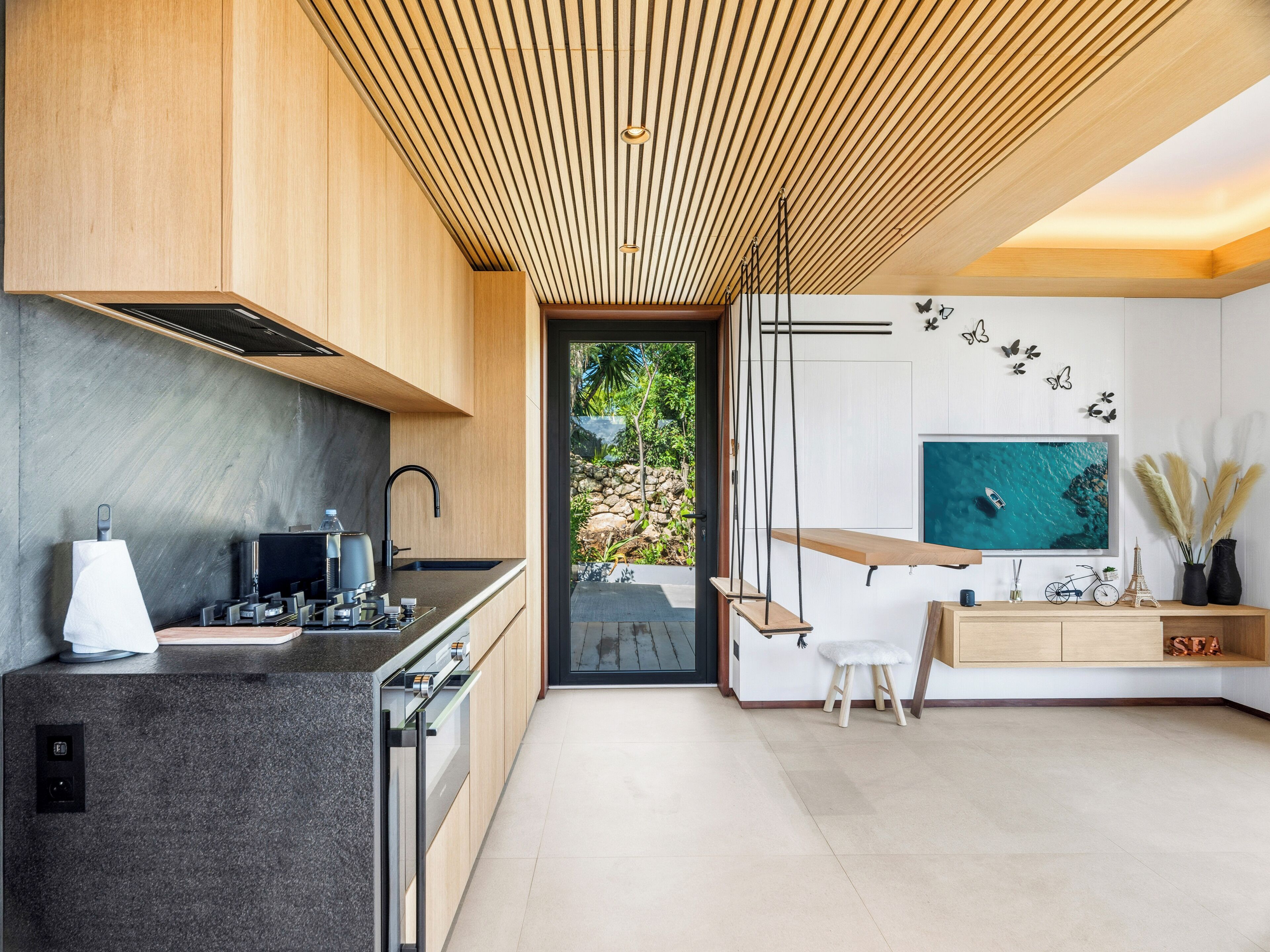 Deluxe Bungalow, Non Smoking, Sea View | Private kitchen | Full-size fridge, microwave, oven, stovetop