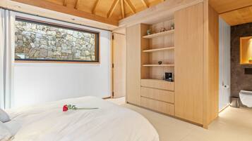 In-room safe, iron/ironing board, free WiFi