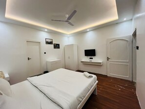 Luxury Double Room, City View | Iron/ironing board, free WiFi