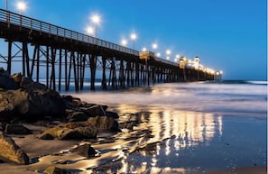 Beach - OceanSide, CA Retreat, 5 Min Drive to Beach & Pier, King Bed, A/C, Big Backyard (Oceanside)