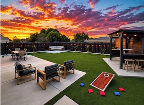 Outdoor dining - OceanSide, CA Retreat, 5 Min Drive to Beach & Pier, King Bed, A/C, Big Backyard (Oceanside)