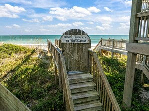 Beach nearby - Private Beach Access, Pet-Friendly! SEArenity Now (Surf City)