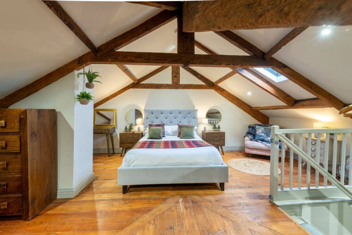3 bedrooms, desk, iron/ironing board, travel cot