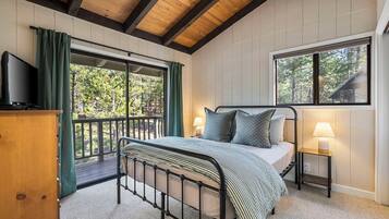 3 bedrooms, free WiFi, bed sheets, wheelchair access