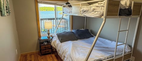 2 quartos, berço de viagem, Wi-Fi de cortesia, roupa de cama