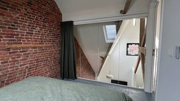 Apartment | 1 bedroom, bed sheets