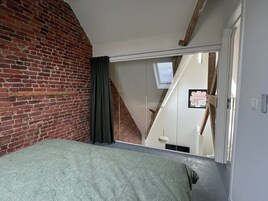 1 habitación y ropa de cama 