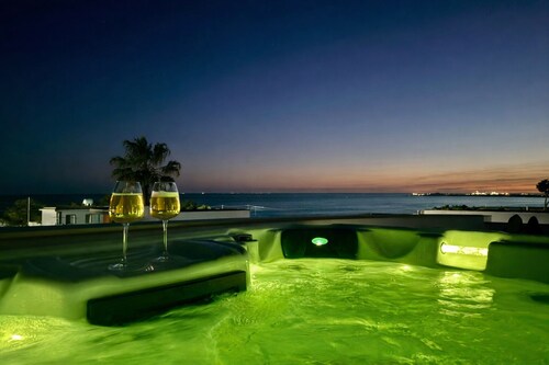 Sea View House - Private Jacuzzi Sea View 100m from the Beach