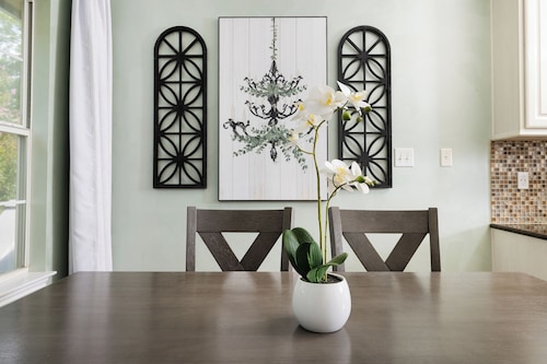 Beautiful Waterfront Home/Fire Pit/Kayaks/Pool Table/Bikes/Fishing