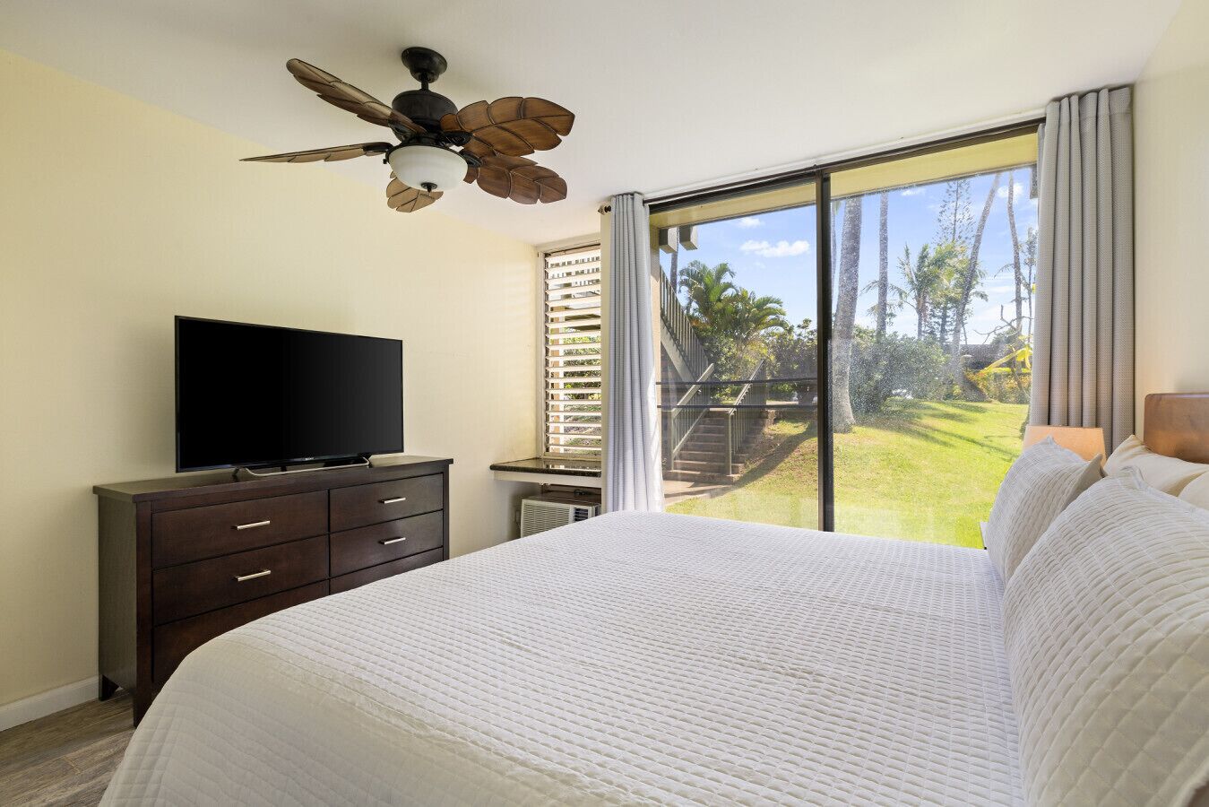 アイロン / アイロン台、旅行用ベビーベッド、WiFi、ベッドシーツ