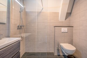 Apartment | Bathroom