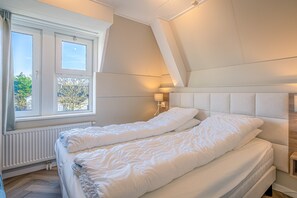 Apartment | 2 bedrooms, individually furnished, bed sheets - Nice Pet-friendly Apartment Near the Center of De Koog (De Koog)