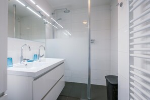Apartment | Bathroom - 4 Person Apartment With sea View (De Koog)