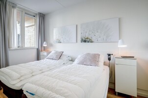 Apartment | 2 bedrooms, individually furnished, bed sheets