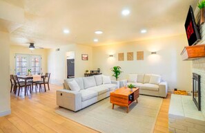 Télévision, cheminée