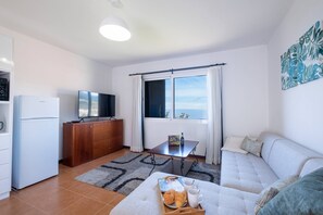 TV - The Red Nest by GALMI (Calheta (Madeira))