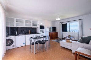 TV - The Red Nest by GALMI (Calheta (Madeira))