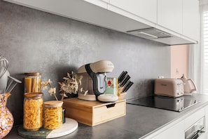 Køleskab, mikrobølgeovn, ovn, opvaskemaskine