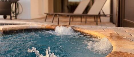 Bain à remous extérieur